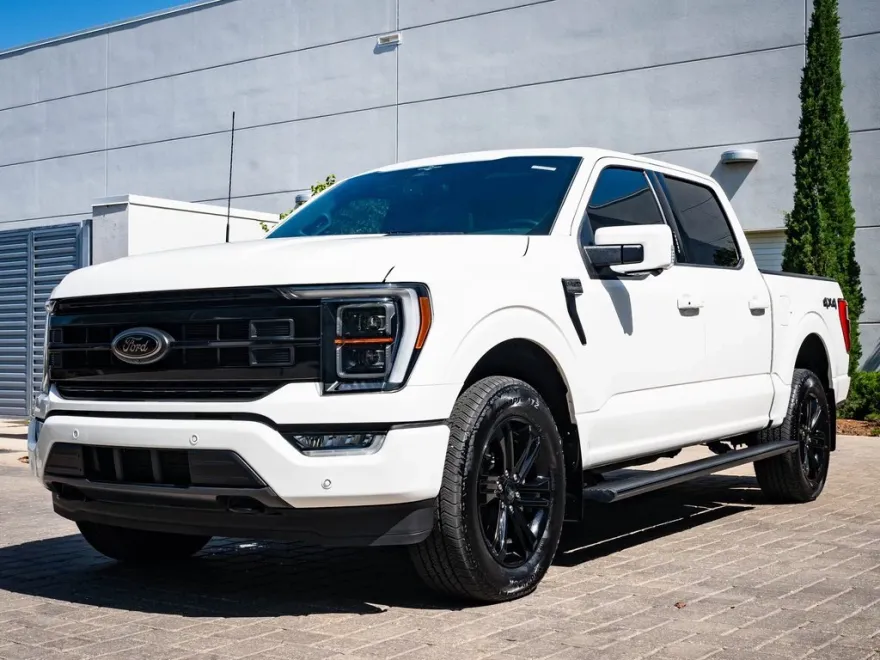 2023 Ford F-150 Lariat photo 1