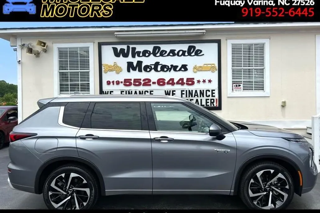 2023 Mitsubishi Outlander PHEV SEL photo 1