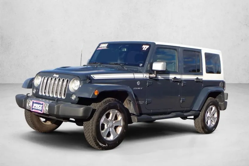 2017 Jeep Wrangler Unlimited Sahara photo 1