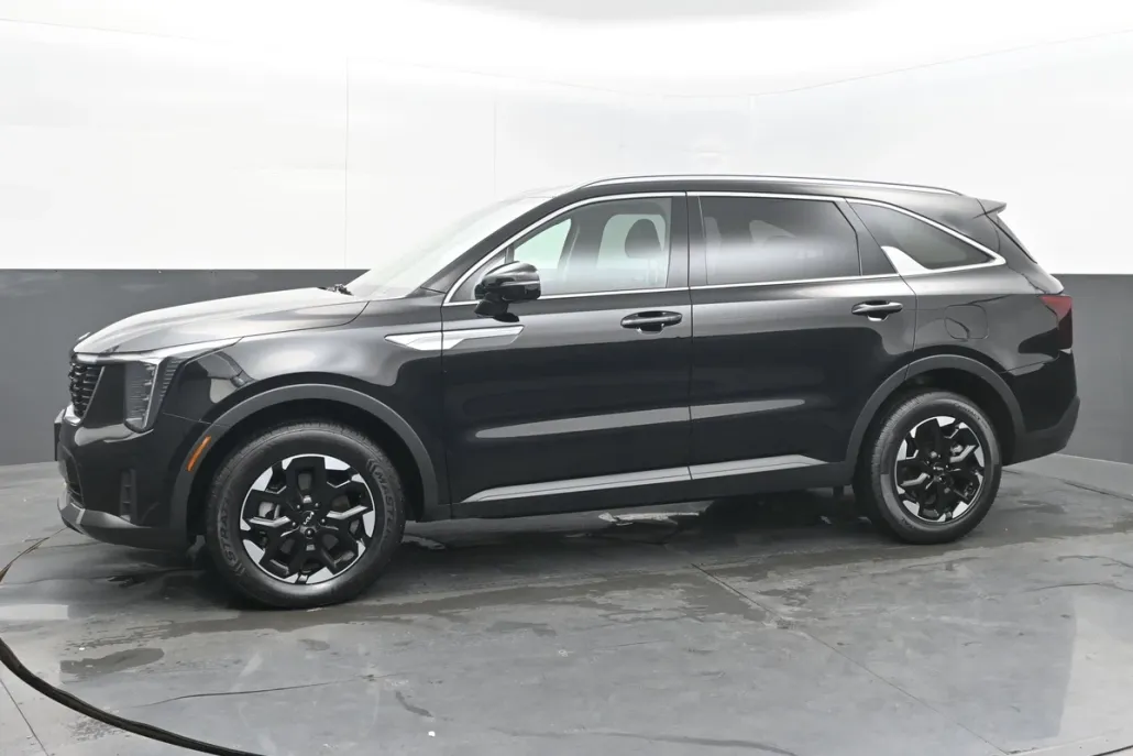 2024 Kia Sorento S photo 1