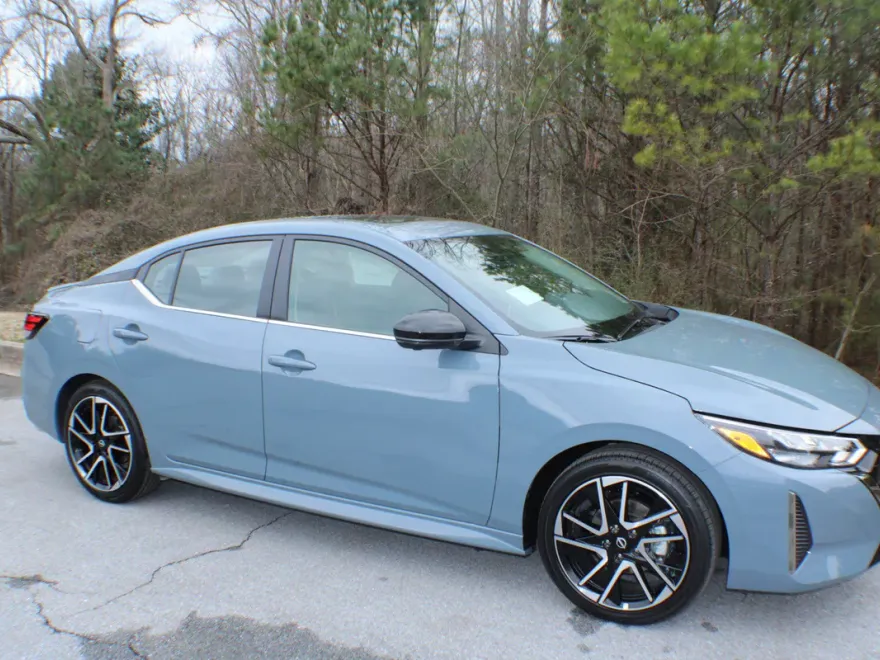 2025 Nissan Sentra SR photo 1