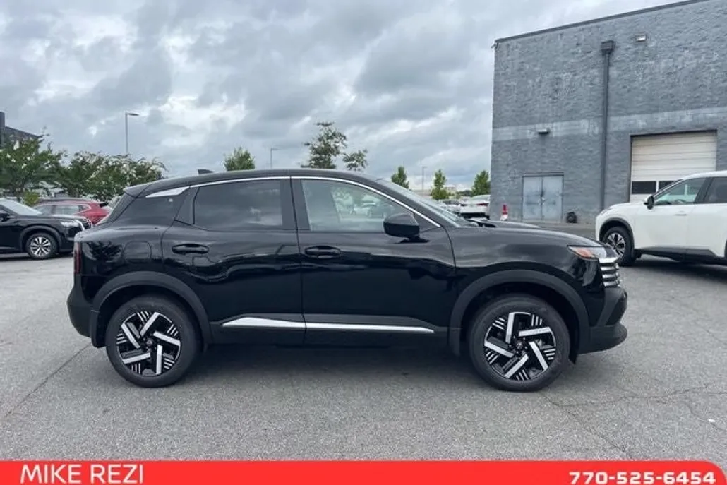 2025 Nissan Kicks SV photo 1