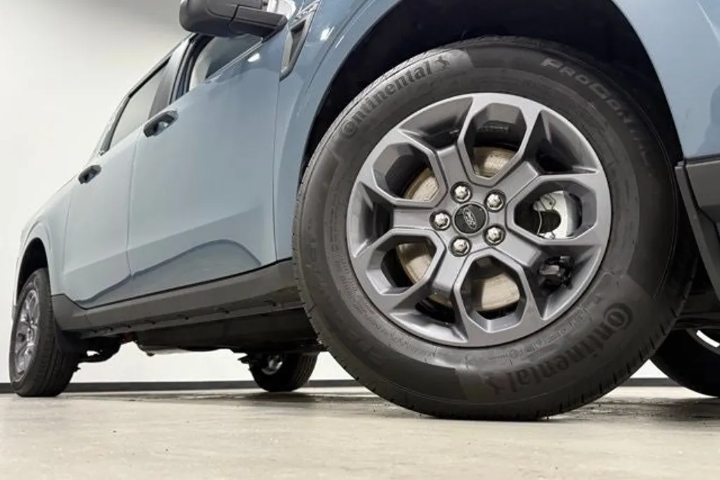 2025 Ford Maverick XLT photo 1