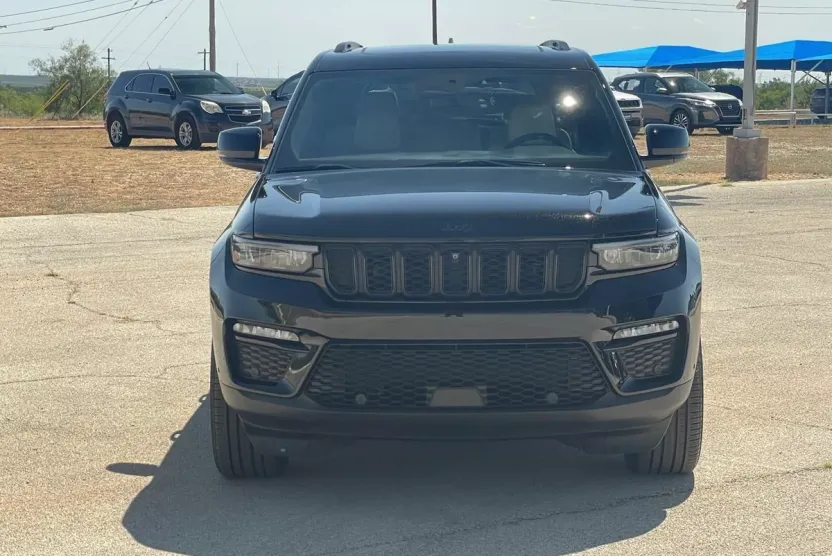 2024 Jeep Grand Cherokee Limited photo 1