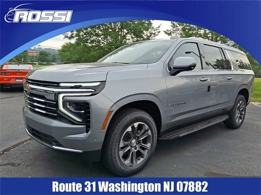 2025 Chevrolet Suburban LT photo 1