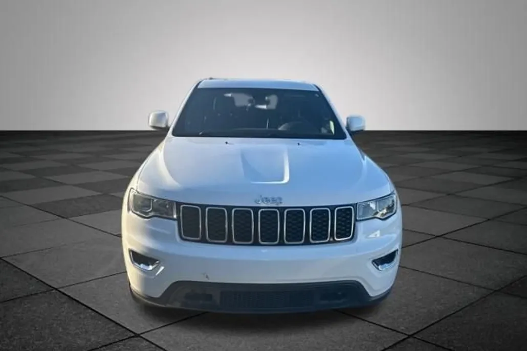 2020 Jeep Grand Cherokee Laredo photo 1