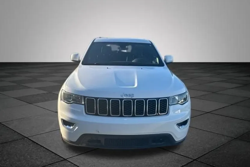 2020 Jeep Grand Cherokee Laredo photo 1