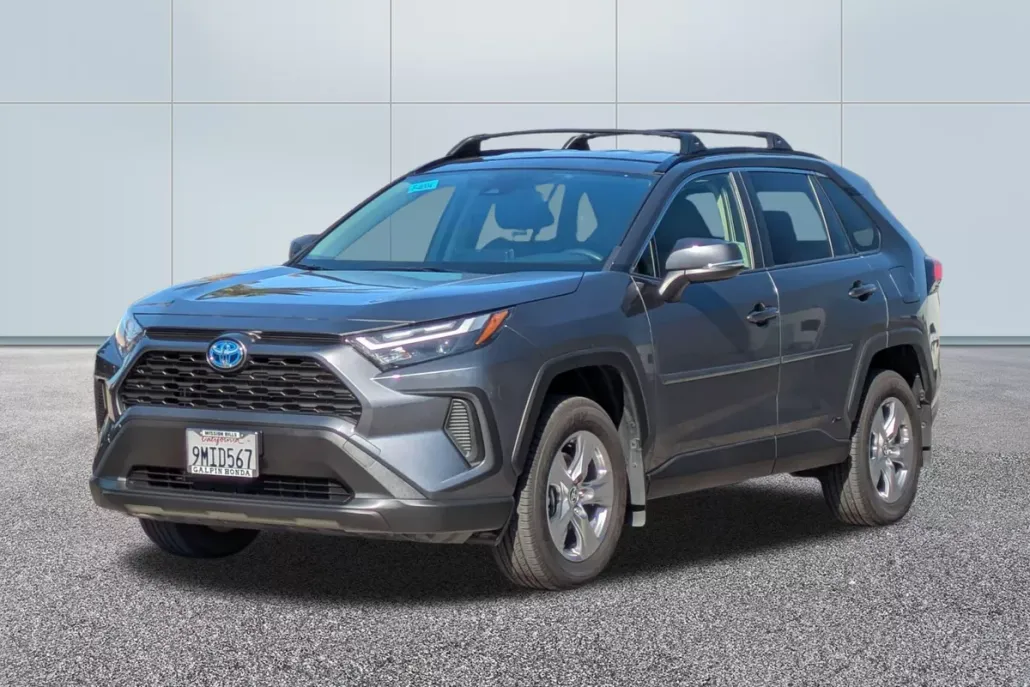 2024 Toyota RAV4 Hybrid XLE photo 1