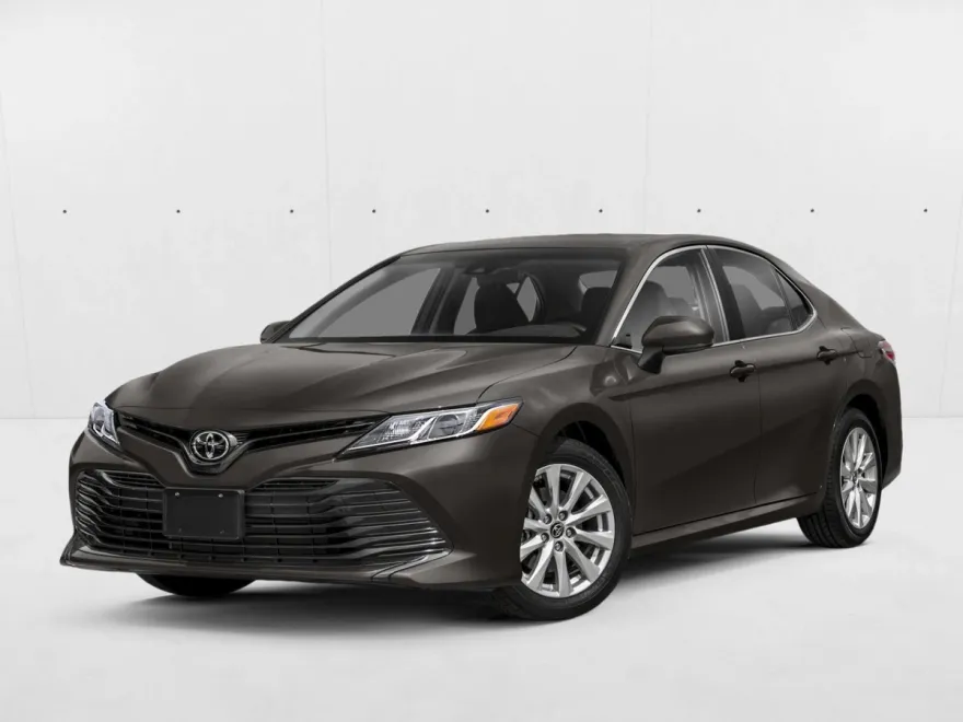2018 Toyota Camry SE photo 1