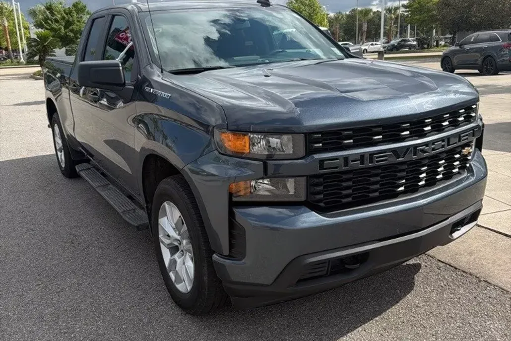 2020 Chevrolet Silverado 1500 Custom photo 1