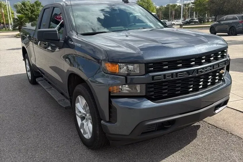 2020 Chevrolet Silverado 1500 Custom photo 1