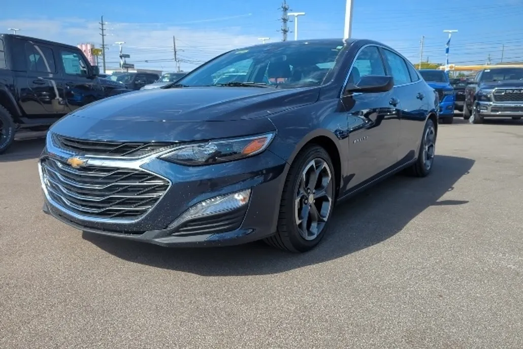 2022 Chevrolet Malibu 1LT photo 1