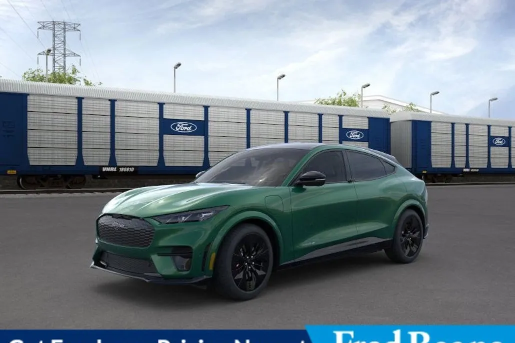 2025 Ford Mustang Mach-E GT photo 1