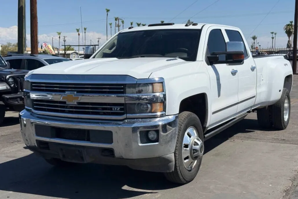 2015 Chevrolet Silverado 3500HD LTZ photo 1