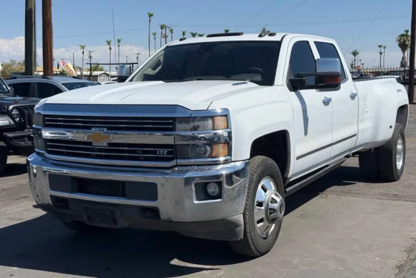 2015 Chevrolet Silverado 3500HD LTZ photo 1