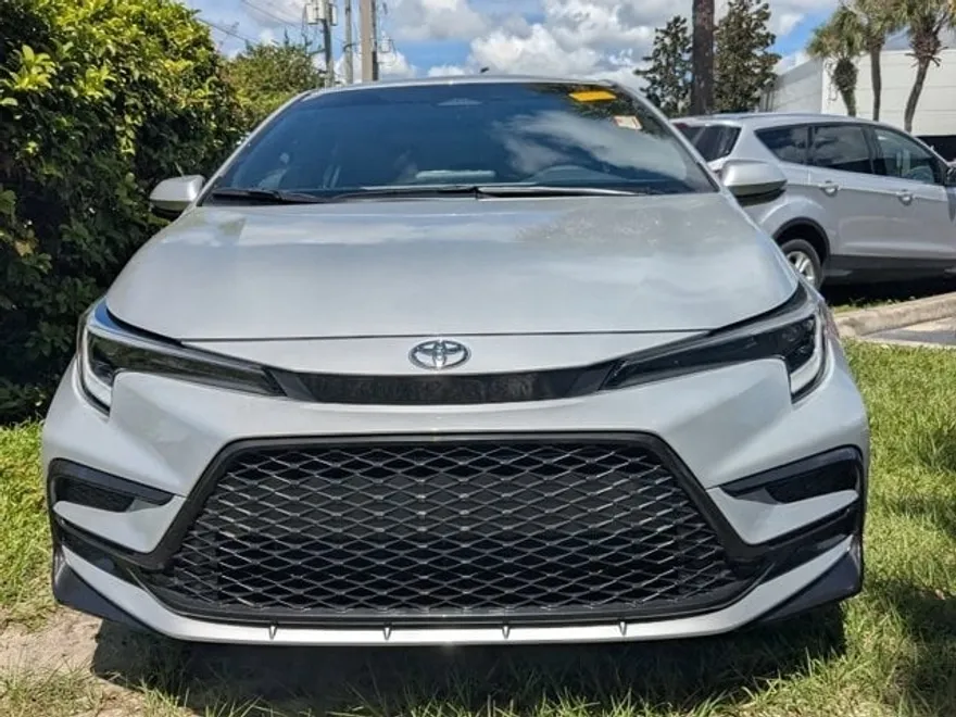2024 Toyota Corolla SE photo 1
