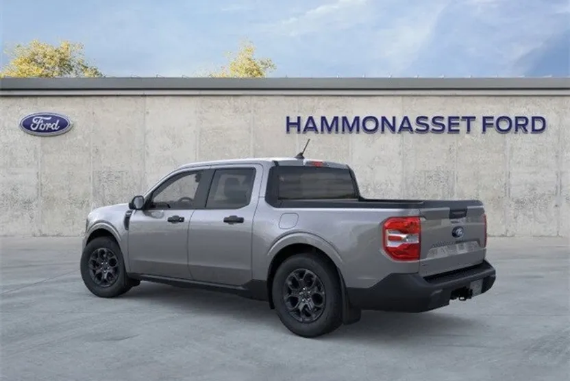 2025 Ford Maverick XLT photo 1