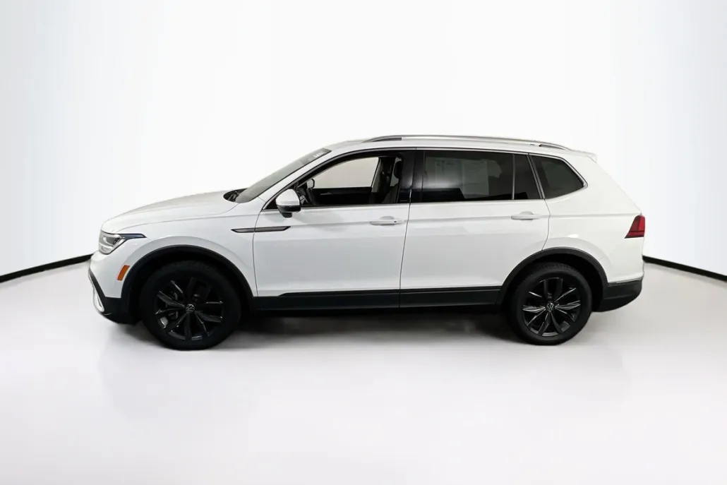 2022 Volkswagen Tiguan SE photo 1
