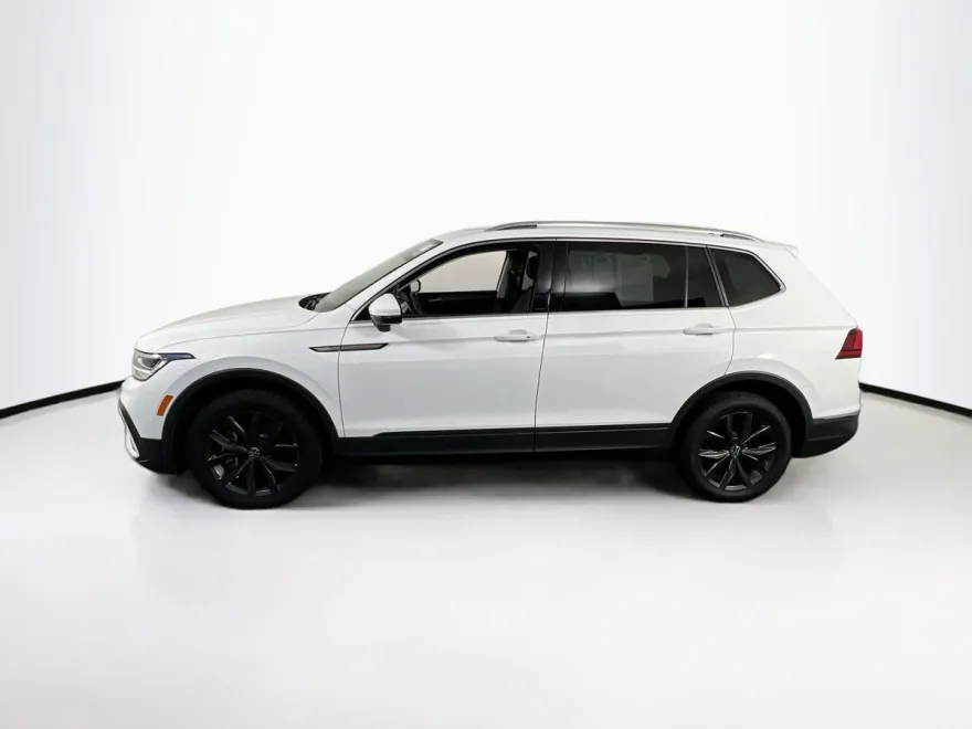 2022 Volkswagen Tiguan SE photo 1