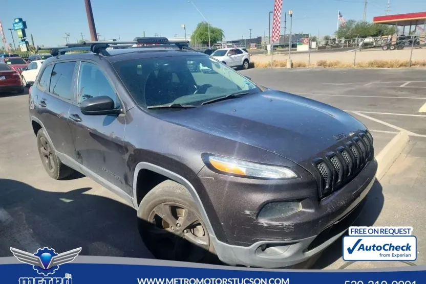 2016 Jeep Cherokee Altitude photo 1