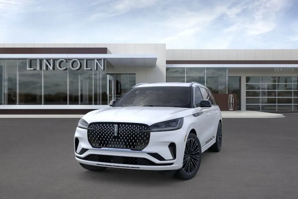 2025 Lincoln Aviator Black Label photo 1