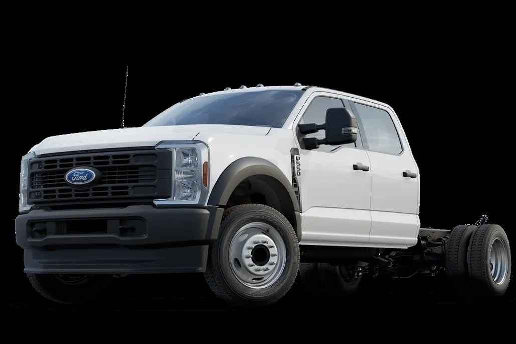 2024 Ford F-550 photo 1