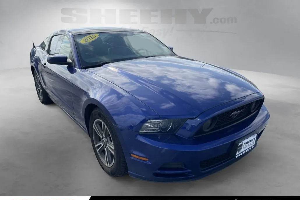 2013 Ford Mustang V6 Premium photo 1