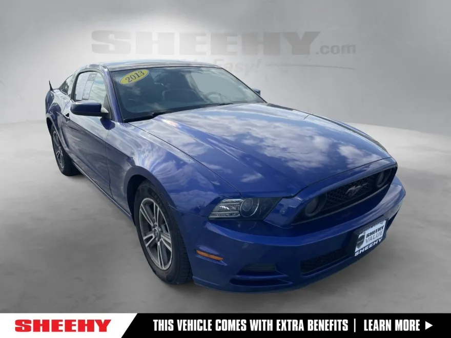 2013 Ford Mustang V6 Premium photo 1