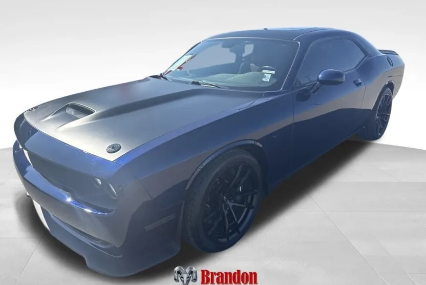 2017 Dodge Challenger R/T photo 1