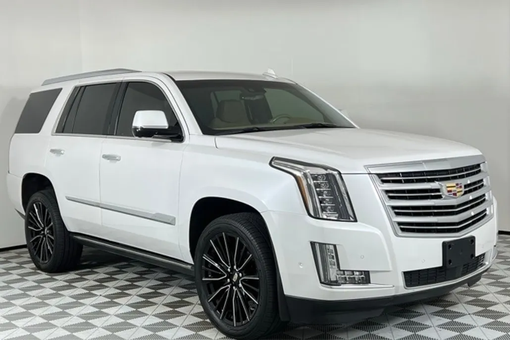 2020 Cadillac Escalade Platinum photo 1