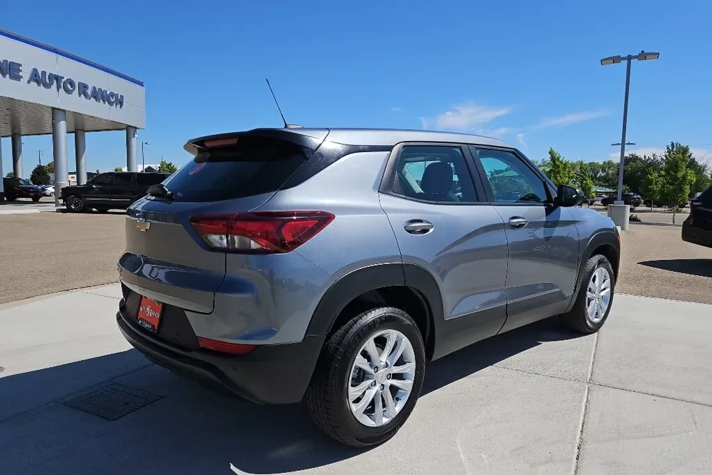 2021 Chevrolet Trailblazer LS photo 1