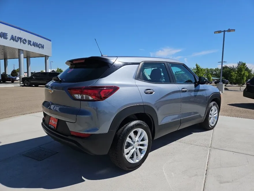2021 Chevrolet Trailblazer LS photo 1