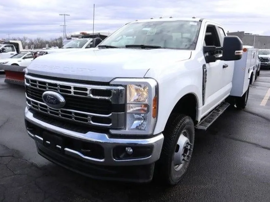 2025 Ford F-350 XL photo 1