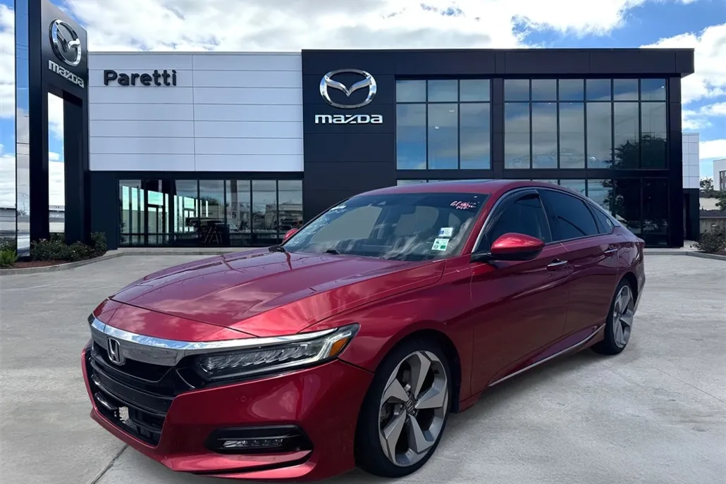 2018 Honda Accord Touring photo 1