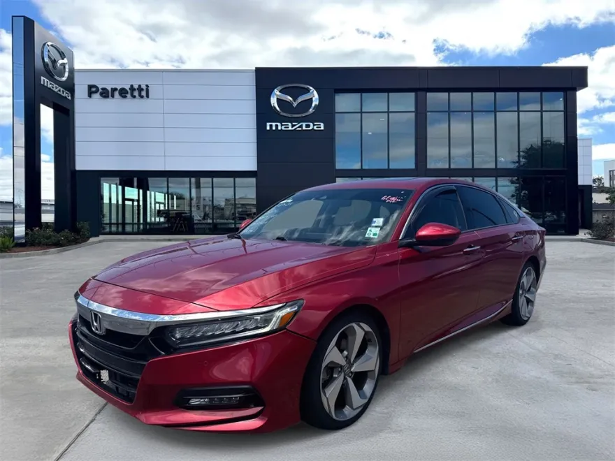 2018 Honda Accord Touring photo 1