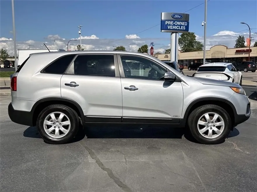 2013 Kia Sorento LX photo 1
