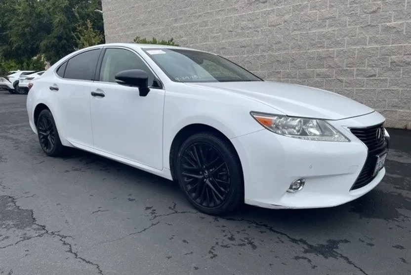 2015 Lexus ES 350 photo 1