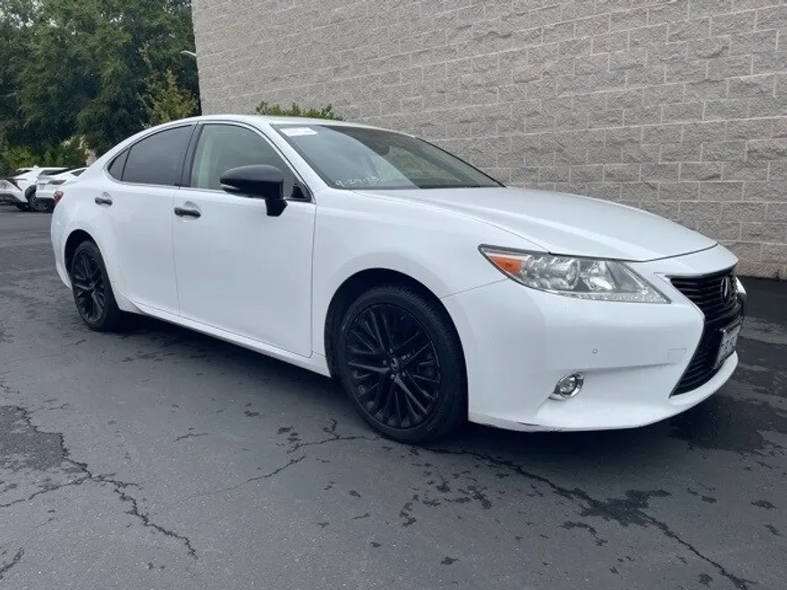 2015 Lexus ES 350 photo 1