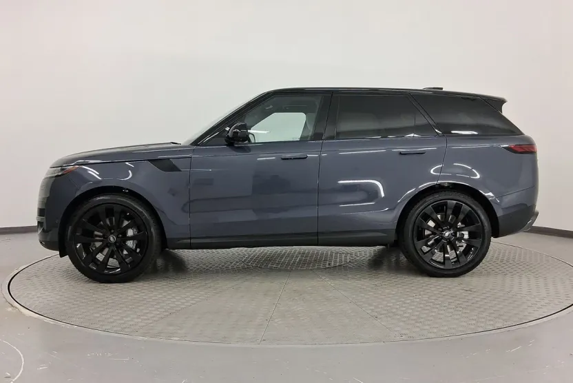 2025 Land Rover Range Rover Sport P360 SE photo 1