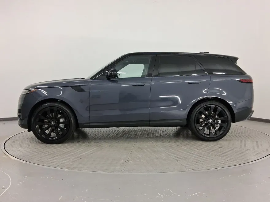 2025 Land Rover Range Rover Sport P360 SE photo 1