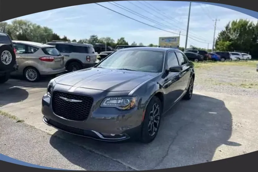 2018 Chrysler 300 photo 1