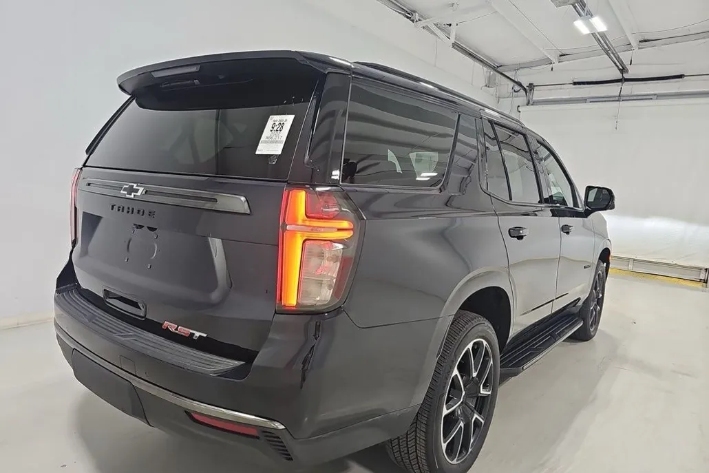 2022 Chevrolet Tahoe RST photo 1