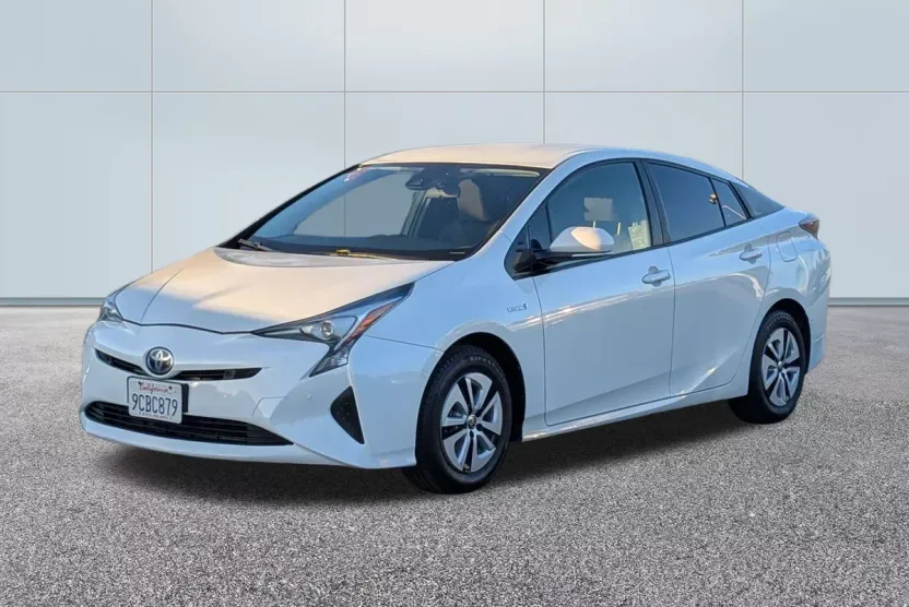 2018 Toyota Prius Two photo 1