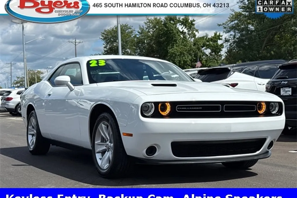 2023 Dodge Challenger SXT photo 1