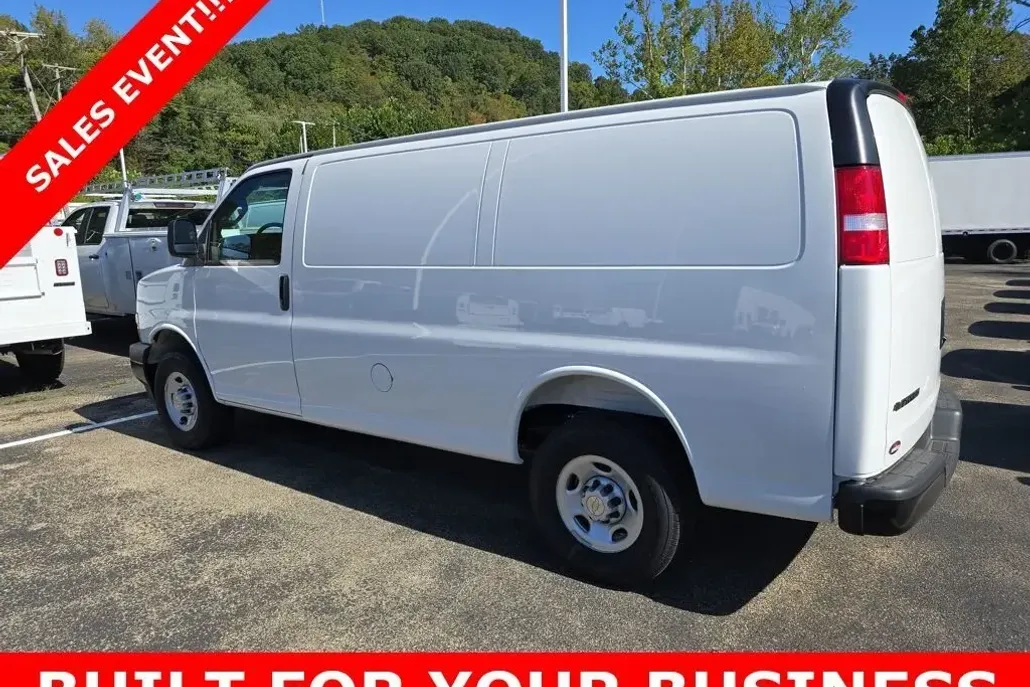 2025 Chevrolet Express 2500 Work Van Cargo photo 1