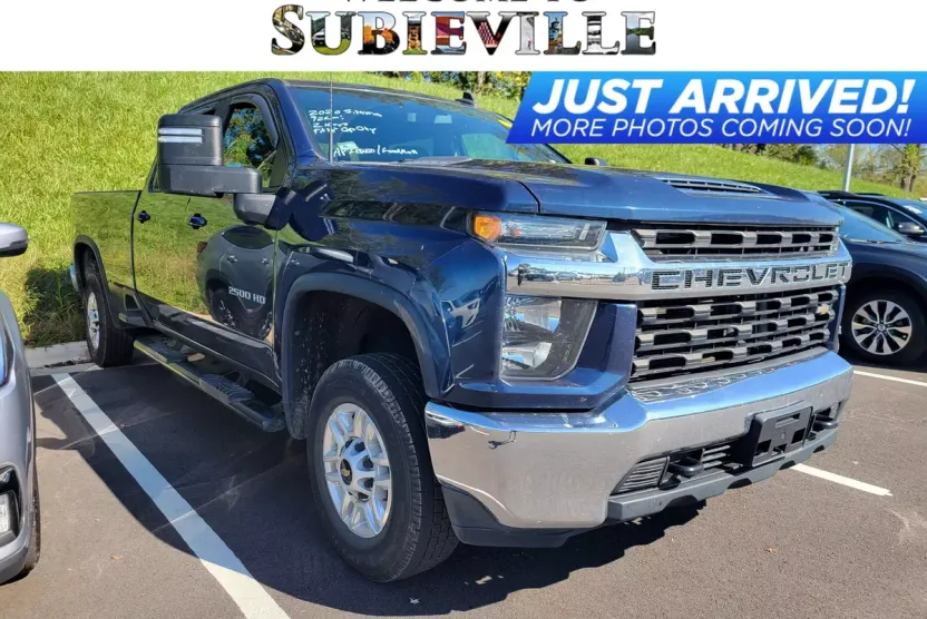 2020 Chevrolet Silverado LT photo 1