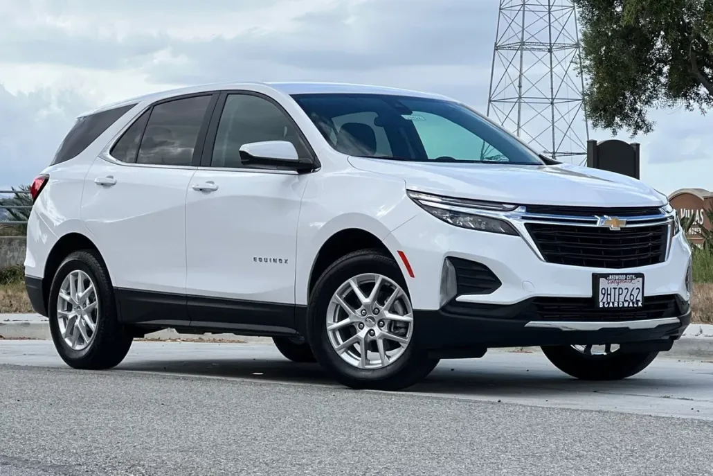 2022 Chevrolet Equinox LT photo 1