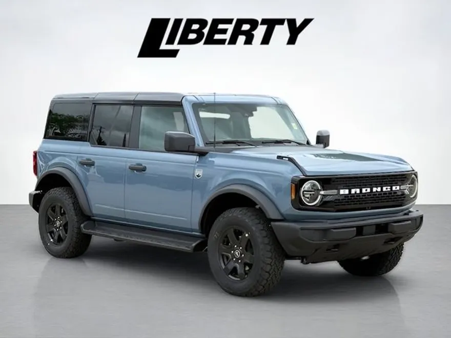 2025 Ford Bronco Outer Banks photo 1