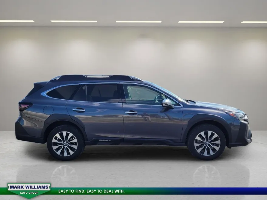 2023 Subaru Outback Touring XT photo 1