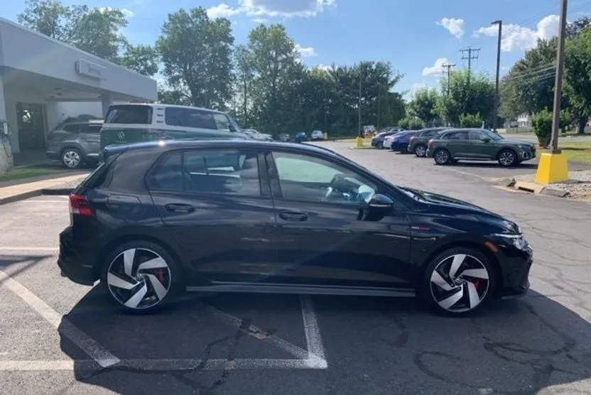 2024 Volkswagen Golf GTI S photo 1